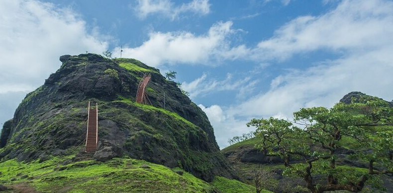 Sondai Fort, Raigad, Maharashtra - Vushii.com Sondai Fort, Raigad, Maharashtra - Vushii.com